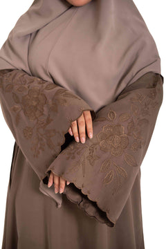 Zaina Abaya