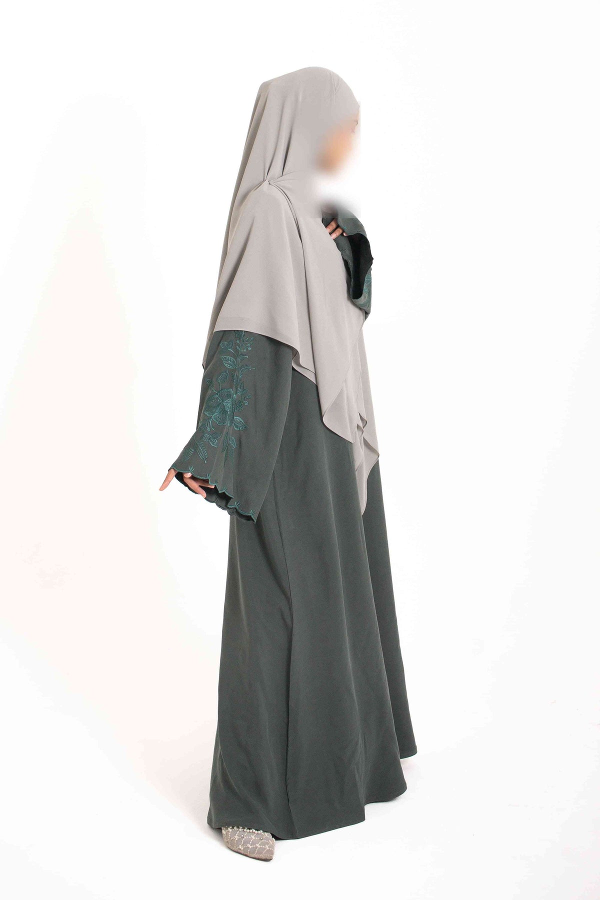 Zaina Abaya
