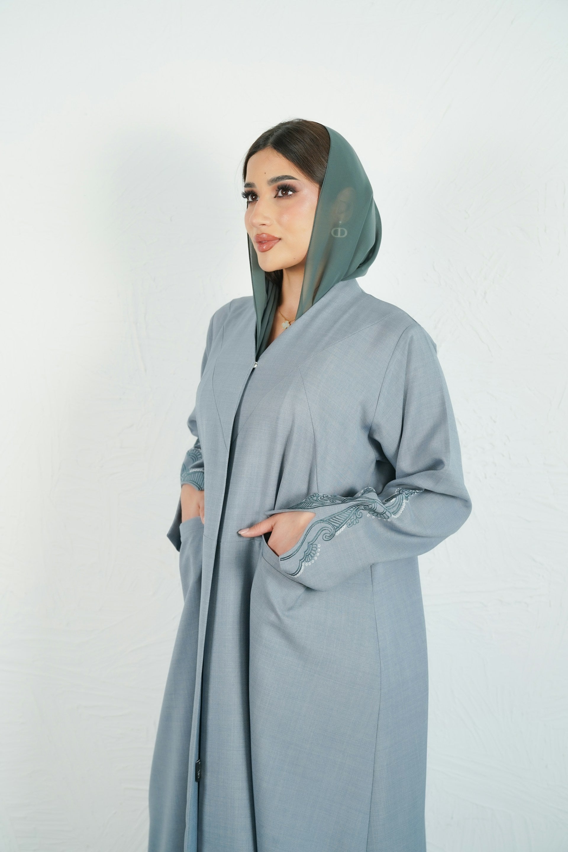 Abaya Biru
